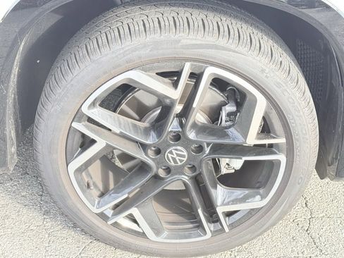 Used 2026 Volkswagen Tiguan SEL R-Line image 30