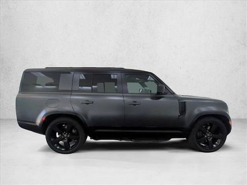 Certified 2025 Land Rover Defender 130 X-Dynamic SE AWD/4WD image 4
