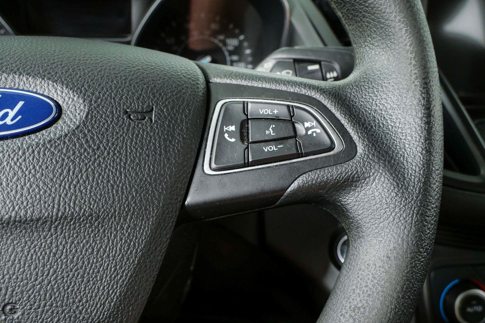 Used 2019 Ford Escape SE FWD image 11