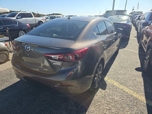 Used 2018 MAZDA MAZDA3 Grand Touring image 36