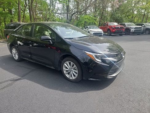 Used 2024 Toyota Corolla LE w/ LE Convenience Package image 10