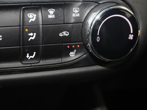 Used 2023 Chevrolet TrailBlazer LT AWD/4WD image 8