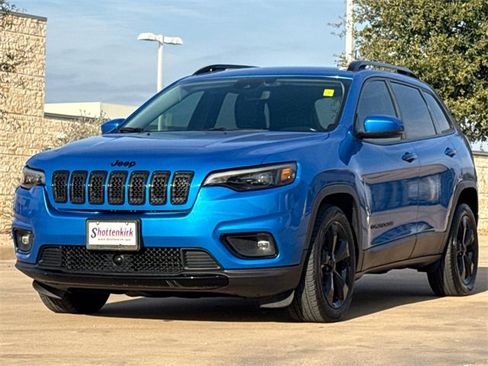 Used 2021 Jeep Cherokee Latitude Plus image 3