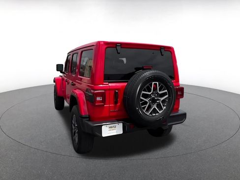 Used 2025 Jeep Wrangler Unlimited Sahara AWD/4WD image 15