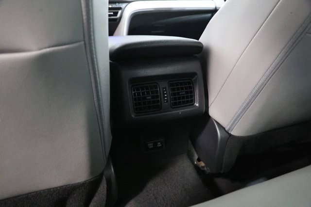 Used 2025 Toyota Camry SE FWD image 31