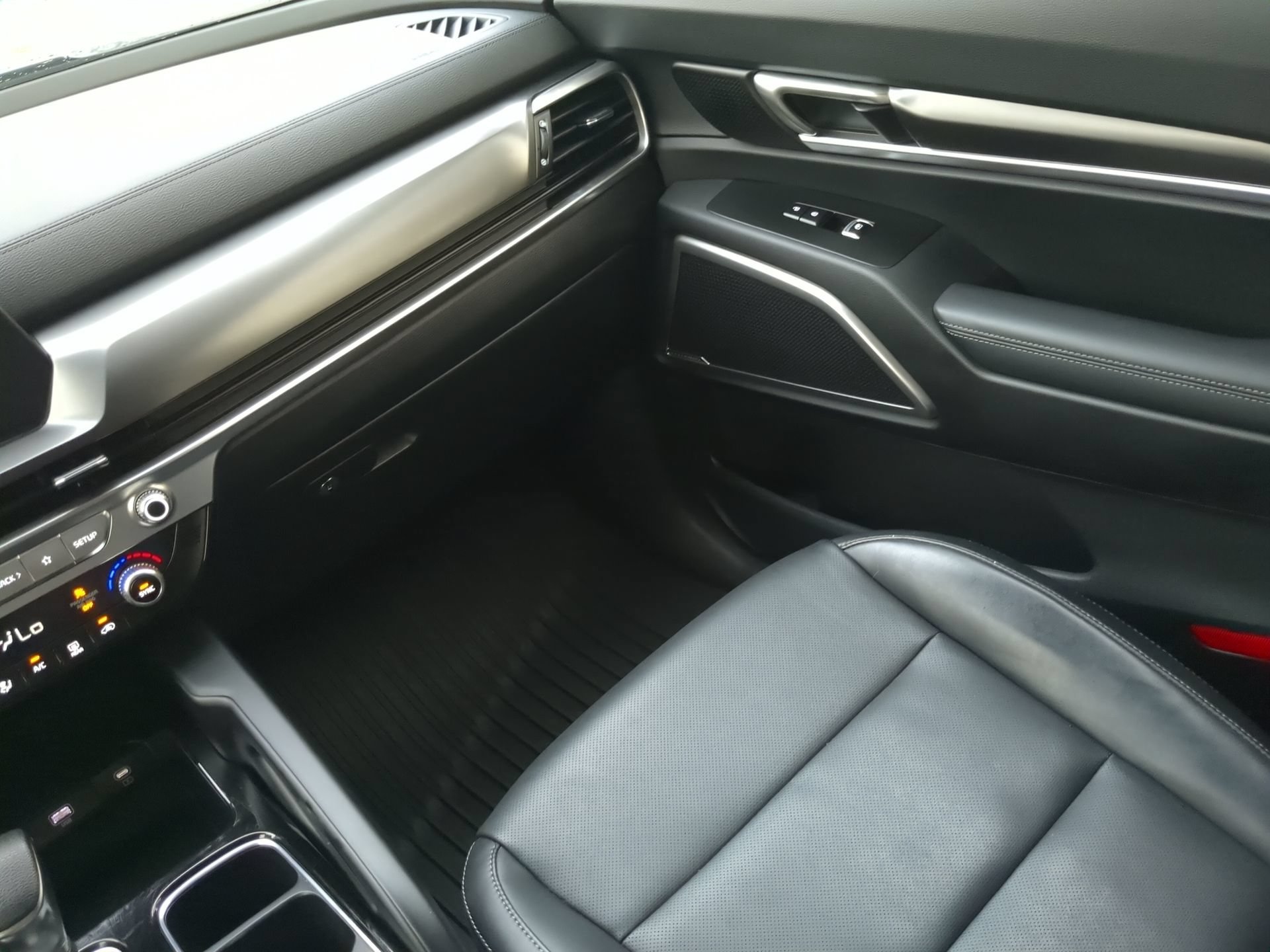 Used 2024 Kia Telluride LX AWD/4WD image 53