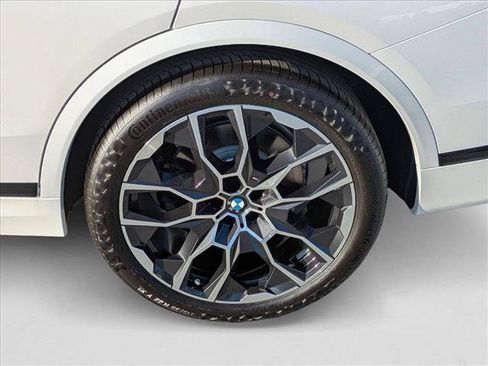 Used 2026 BMW X7 xDrive40i w/ M Sport Package AWD/4WD image 10