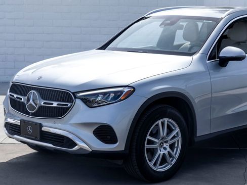 Used 2023 Mercedes-Benz GLC 300 image 6