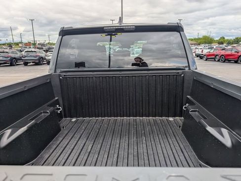Used 2024 Toyota Tacoma SR AWD/4WD image 9