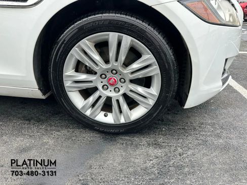 Used 2017 Jaguar XF Premium image 19