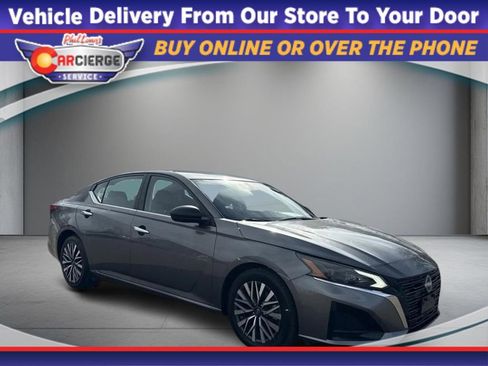 Used 2024 Nissan Altima 2.5 SV FWD image 1