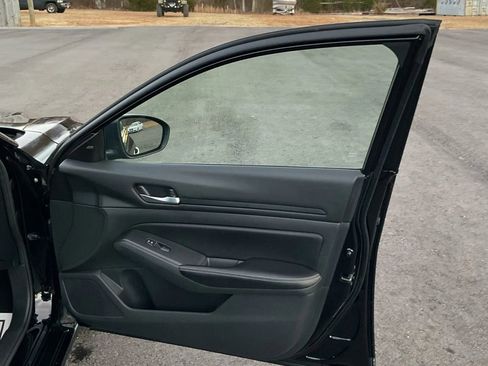 Used 2024 Nissan Altima 2.5 SV image 33