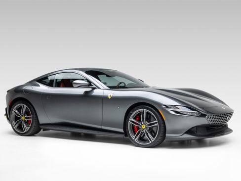 Used 2022 Ferrari Roma RWD image 11