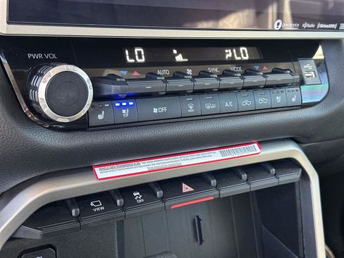 Used 2024 Toyota Tundra Limited image 30