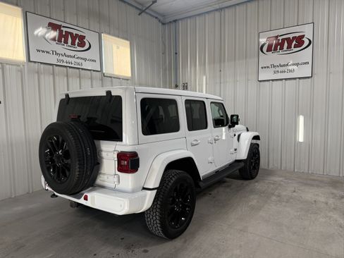 Used 2021 Jeep Wrangler Unlimited Sahara image 3