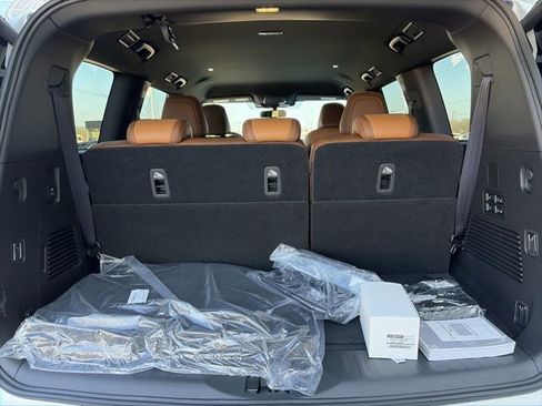 New 2026 Nissan Armada SL image 18