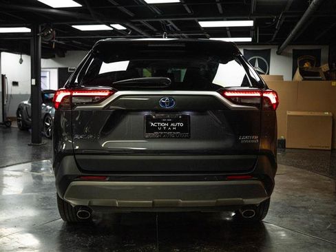 Used 2022 Toyota RAV4 Limited image 6
