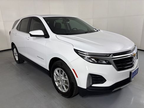 Used 2024 Chevrolet Equinox LT FWD image 2