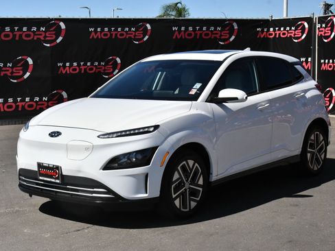 Used 2023 Hyundai Kona SEL w/ Cargo Package FWD image 3