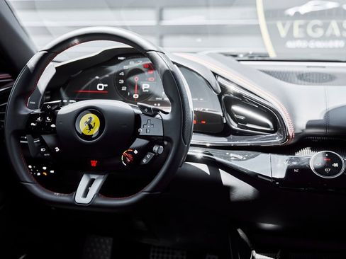 Used 2025 Ferrari Purosangue AWD/4WD image 68