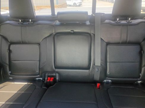 Used 2021 Chevrolet Silverado 1500 High Country w/ Technology Package AWD/4WD image 10