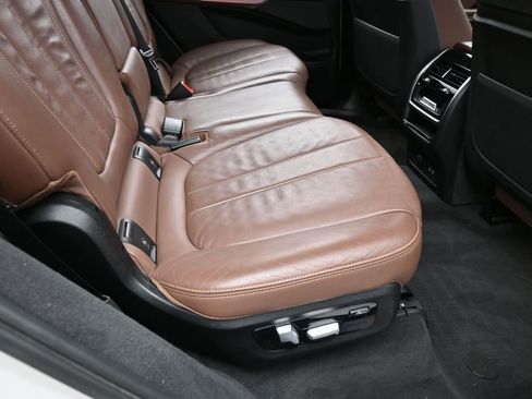 Used 2020 BMW X7 xDrive40i w/ Premium Package AWD/4WD image 47