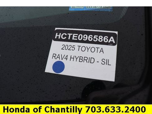 Used 2025 Toyota RAV4 XLE image 33