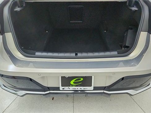 Used 2024 BMW 740i image 14