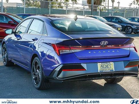 New 2026 Hyundai Elantra SEL Sport FWD image 6