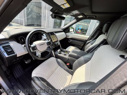 Used 2023 Land Rover Discovery Metropolitan Edition AWD/4WD image 30
