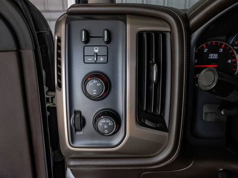Used 2015 GMC Sierra 2500 Denali w/ Duramax Plus Package AWD/4WD image 26