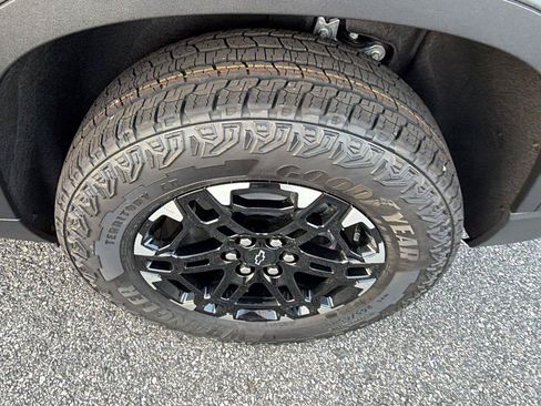 New 2027 Chevrolet Traverse Z71 w/ Enhanced Driving Package AWD/4WD image 13