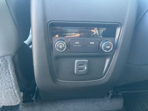 Used 2023 Buick Enclave Essence w/ Experience Buick Package FWD image 29