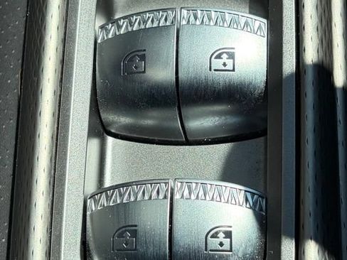Used 2023 Genesis GV60 Advanced AWD/4WD image 17