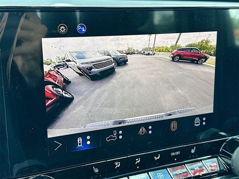 New 2025 Chevrolet Colorado LT w/ LT Convenience Package image 9