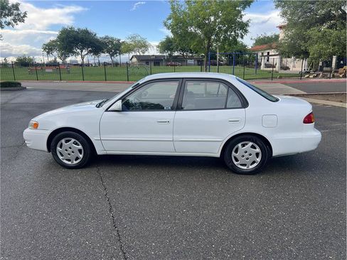 Used 1999 Toyota Corolla LE image 8
