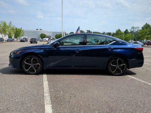 Used 2024 Nissan Altima 2.5 SR FWD image 7