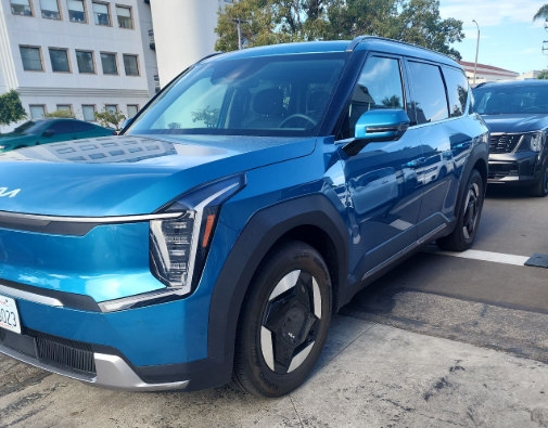 Certified 2024 Kia EV9 Wind AWD/4WD image 1