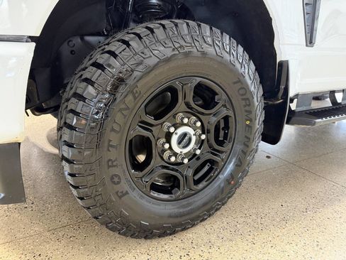 Used 2023 Ford F250 XL w/ STX Appearance Package AWD/4WD image 3