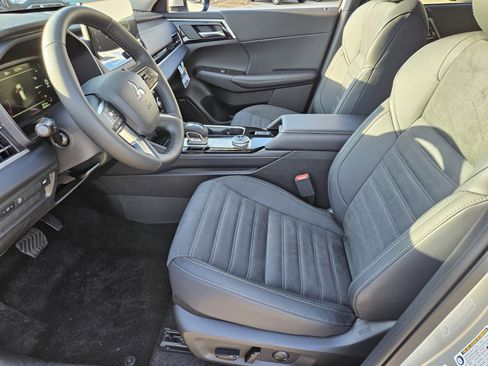 New 2026 Mitsubishi Outlander image 7