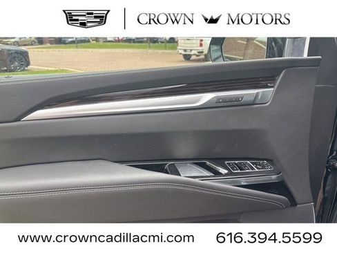New 2026 Cadillac Escalade ESV Luxury w/ LPO, Radiant Package AWD/4WD image 9
