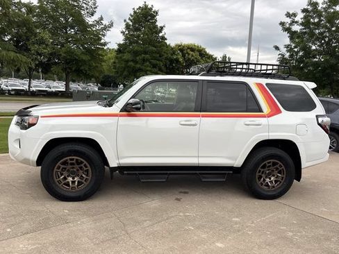 Used 2023 Toyota 4Runner 40th Anniversary SE AWD/4WD image 11