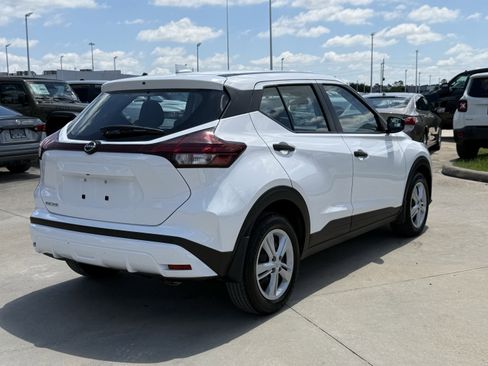 Used 2024 Nissan Kicks S FWD image 5