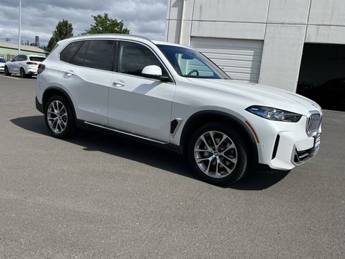 Used 2026 BMW X5 xDrive40i w/ Premium Package AWD/4WD image 7