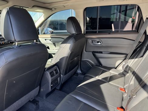 Used 2023 Nissan Rogue SL w/ SL Premium Package image 38