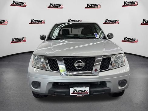 Used 2014 Nissan Frontier SV AWD/4WD image 2