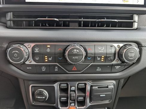 New 2026 Jeep Wrangler Unlimited Rubicon image 27