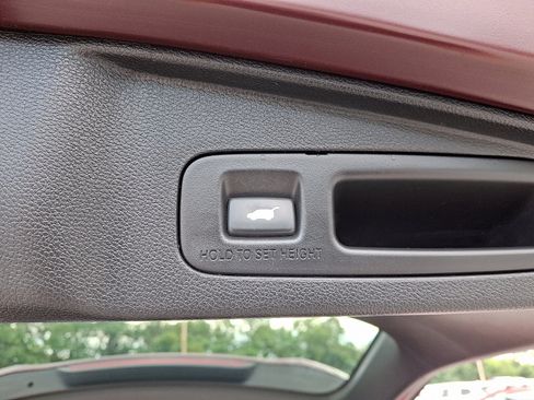 Used 2018 Honda CR-V Touring image 31