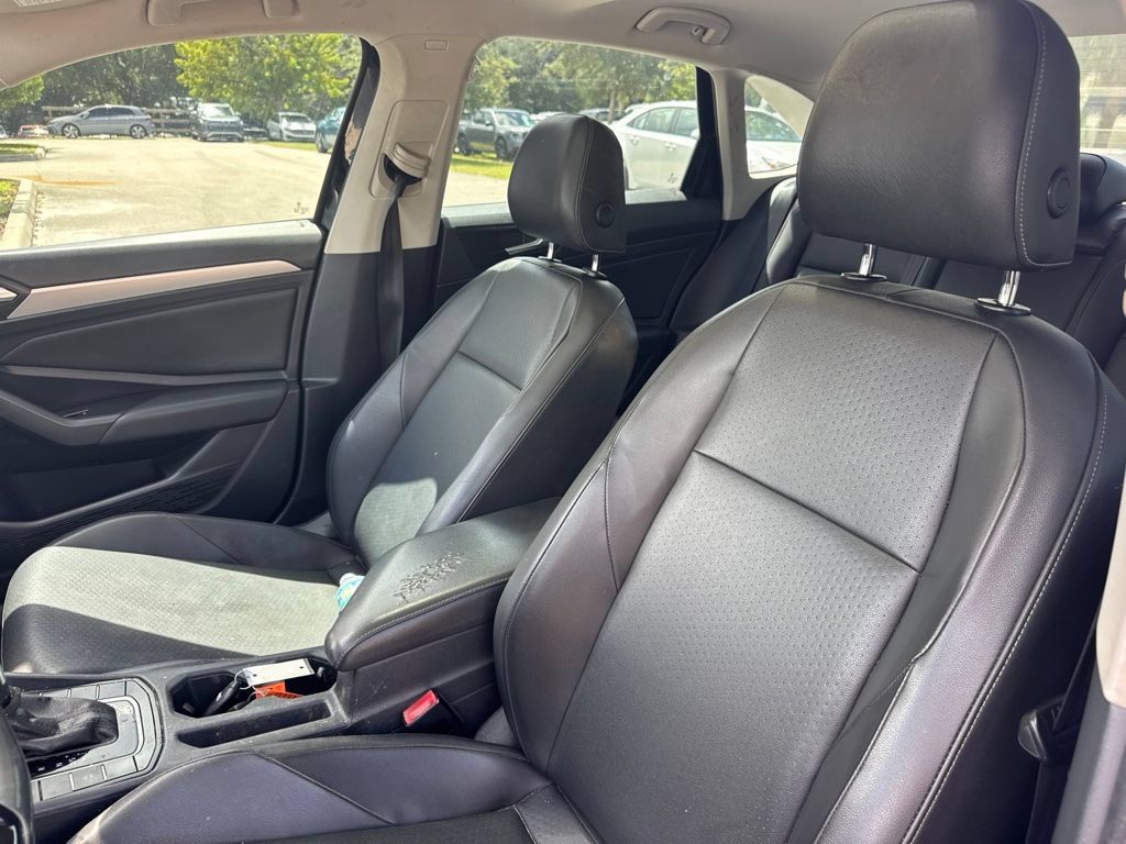 Used 2020 Volkswagen Jetta SE w/ SE Cold Weather Package FWD image 10