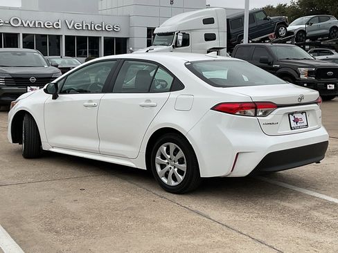 Used 2025 Toyota Corolla LE image 7